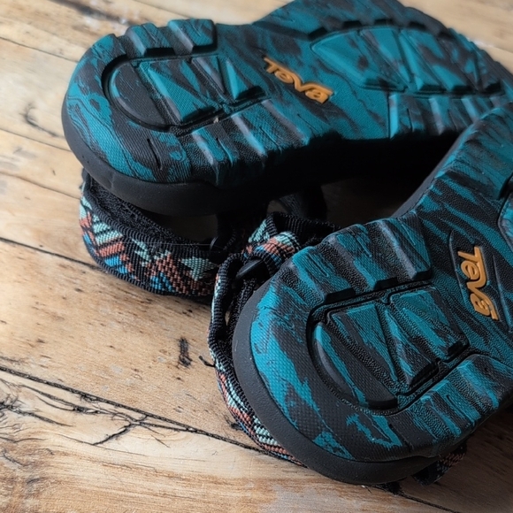 Teva Multicolor Patterned Sandals - Picture 4 of 5